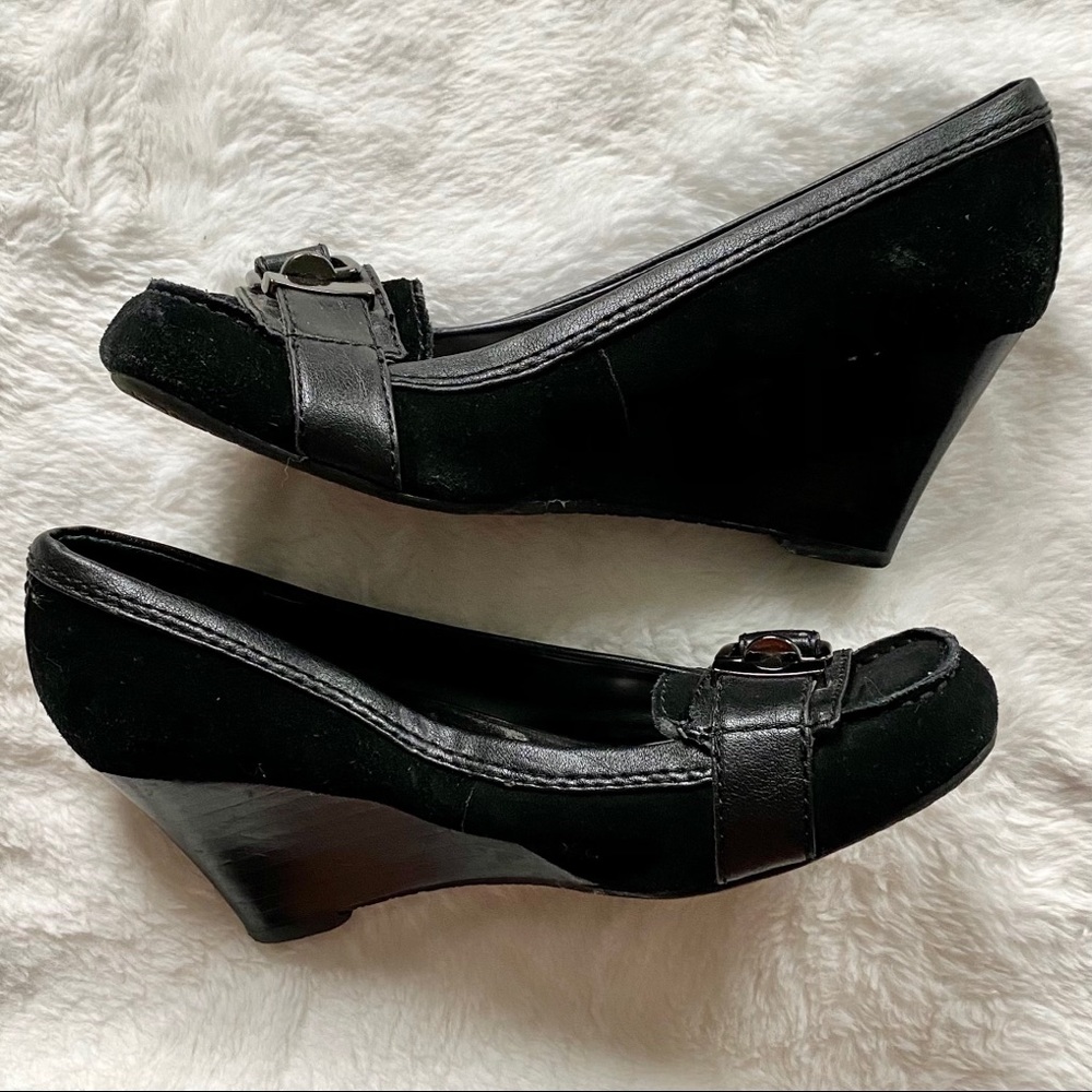 Nine West Paradeso Suede Buckle Wedges Black Size 7